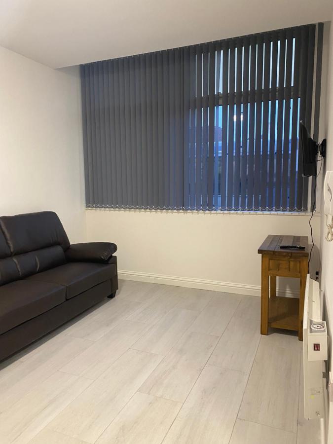 クルーNantwich Houseアパートメント エクステリア 写真